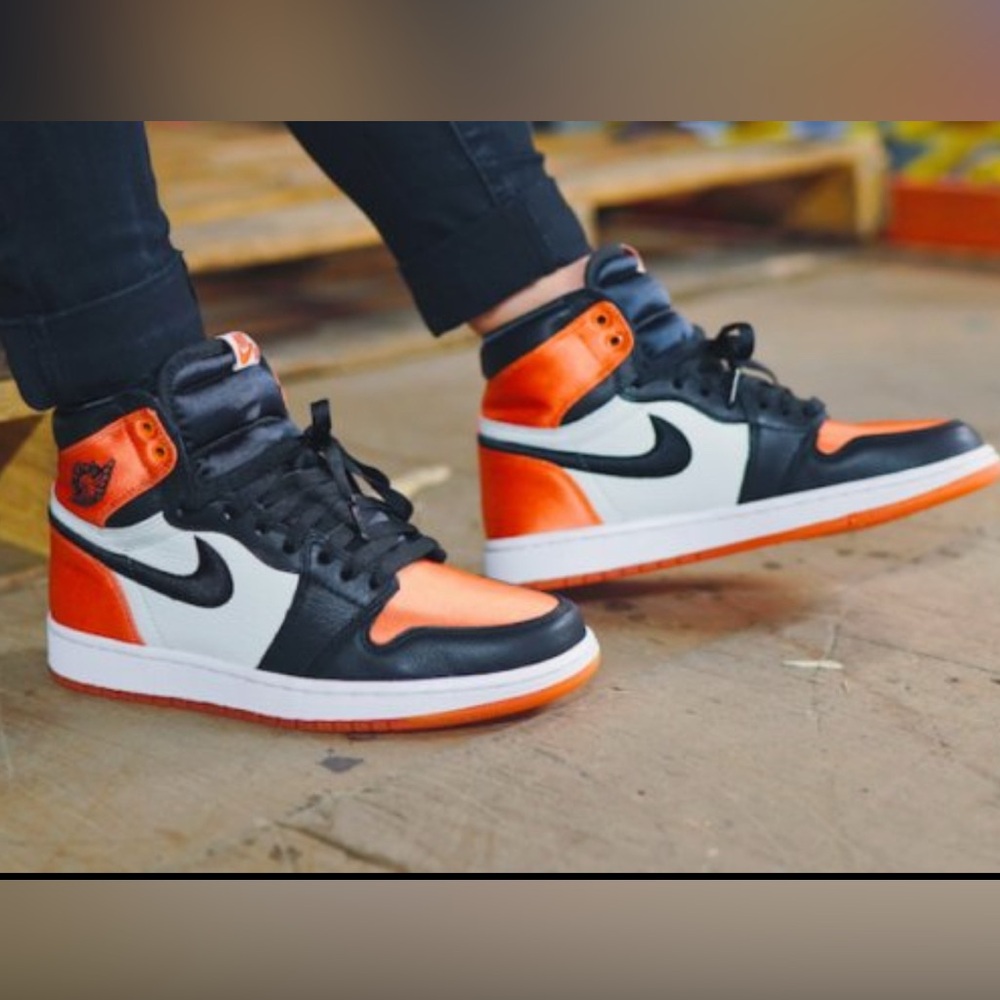 ✨Air Jordan 1 WMNS Satin Shattered Backboard💫